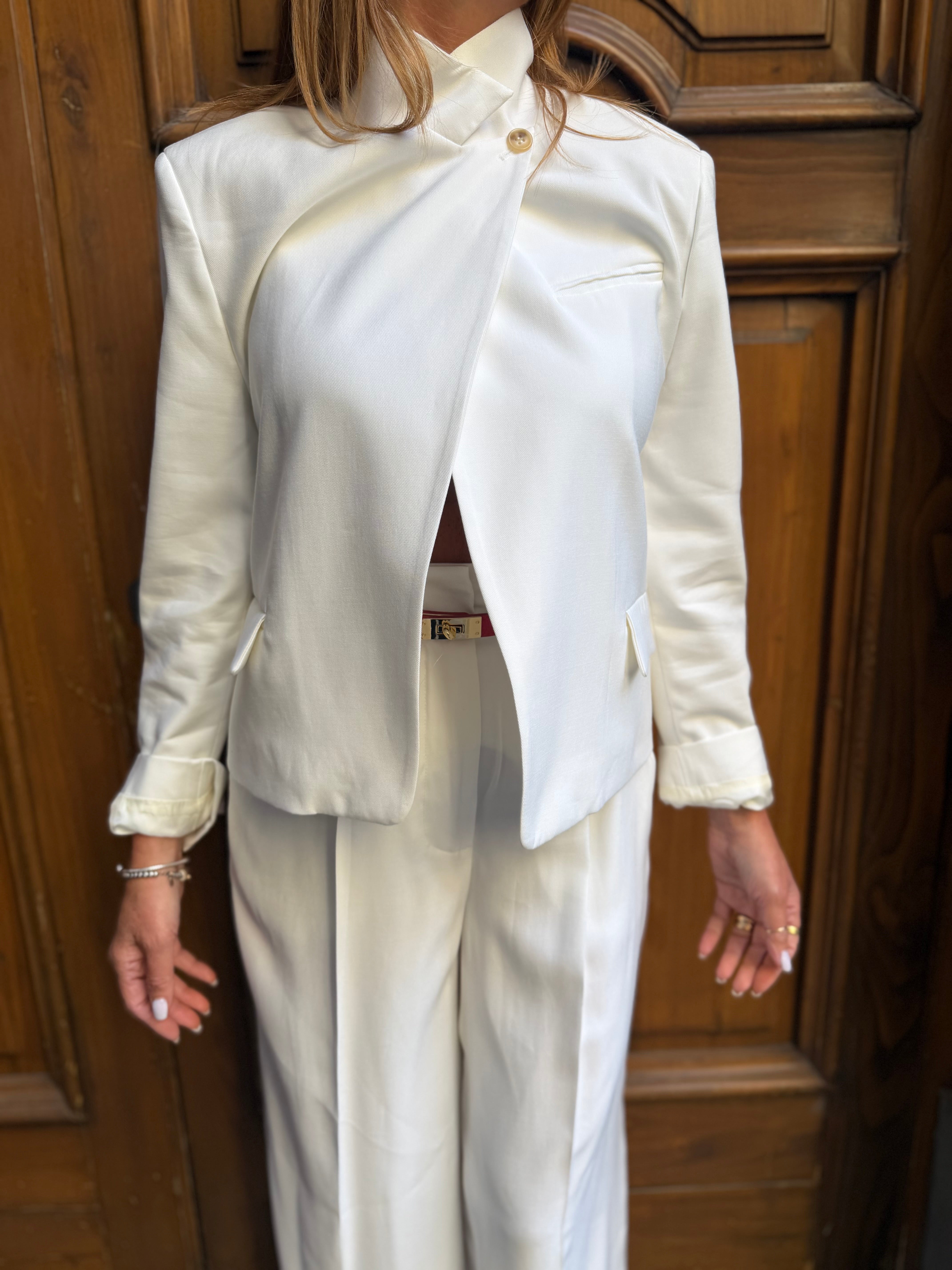 Blazer corto con collo alto e tasche a patta Dixie