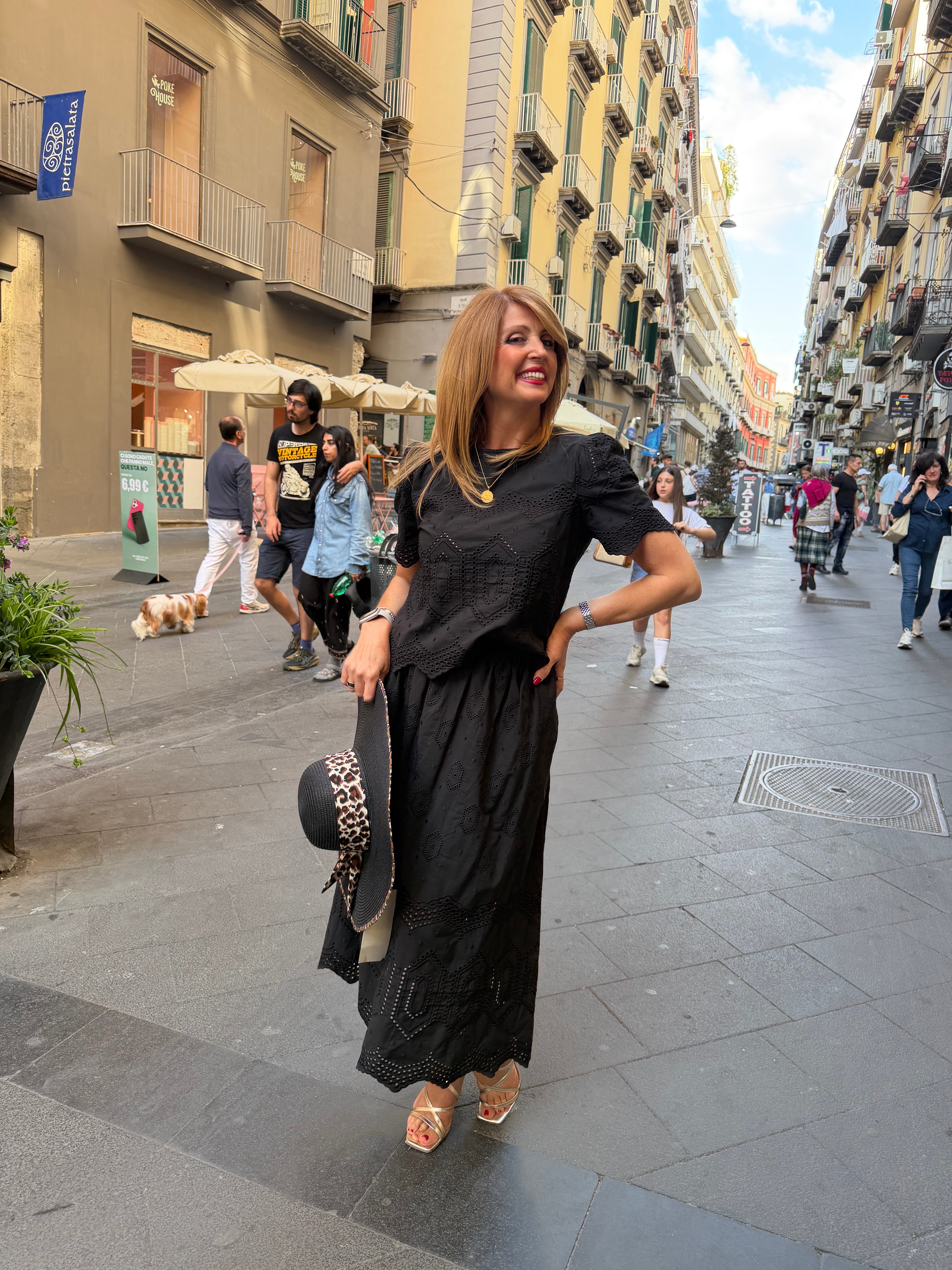 Completo con blusa e gonna elasticata in vita in san gallo Emisphere