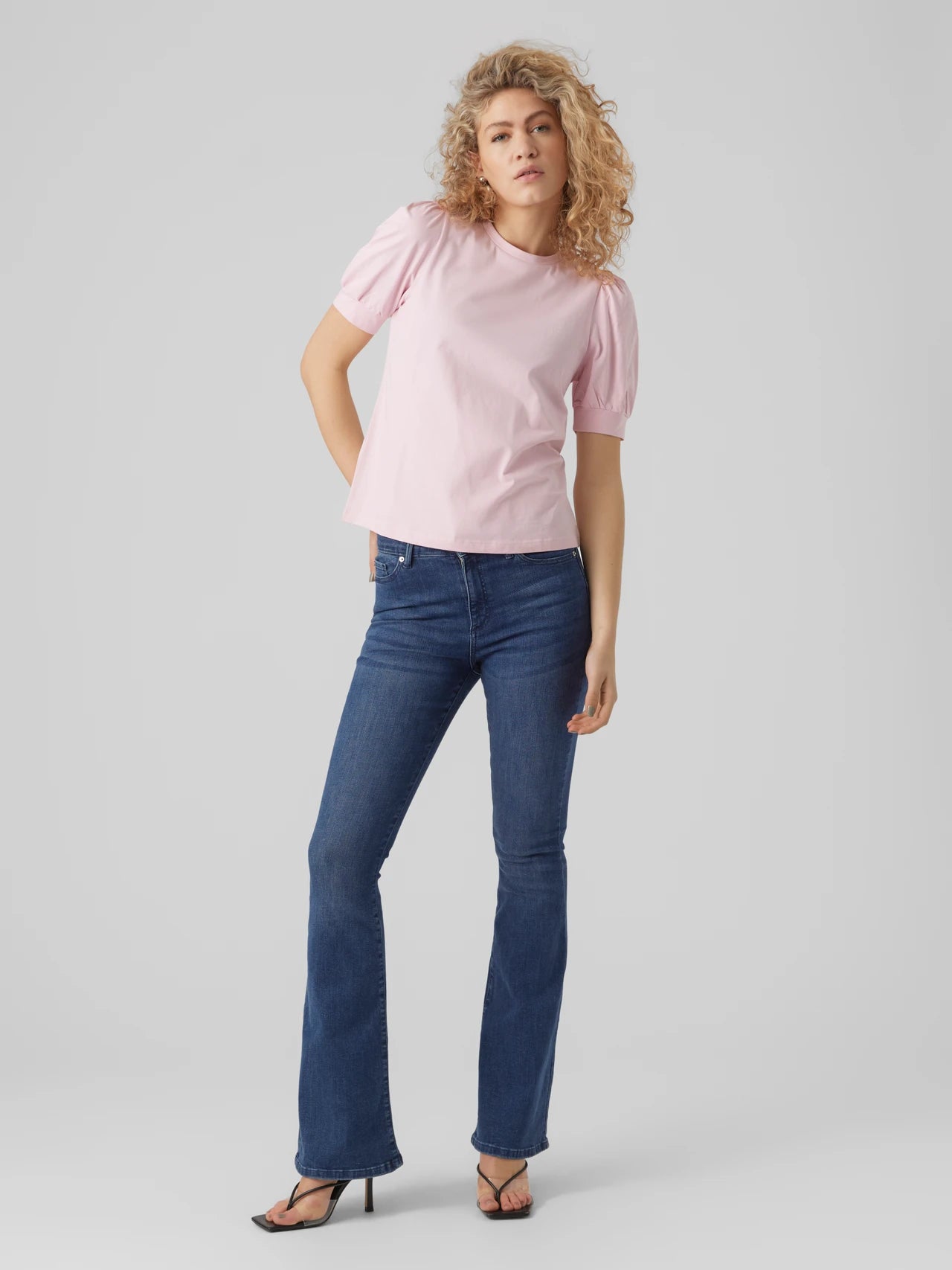 T-shirt con maniche a sbuffo Vero Moda