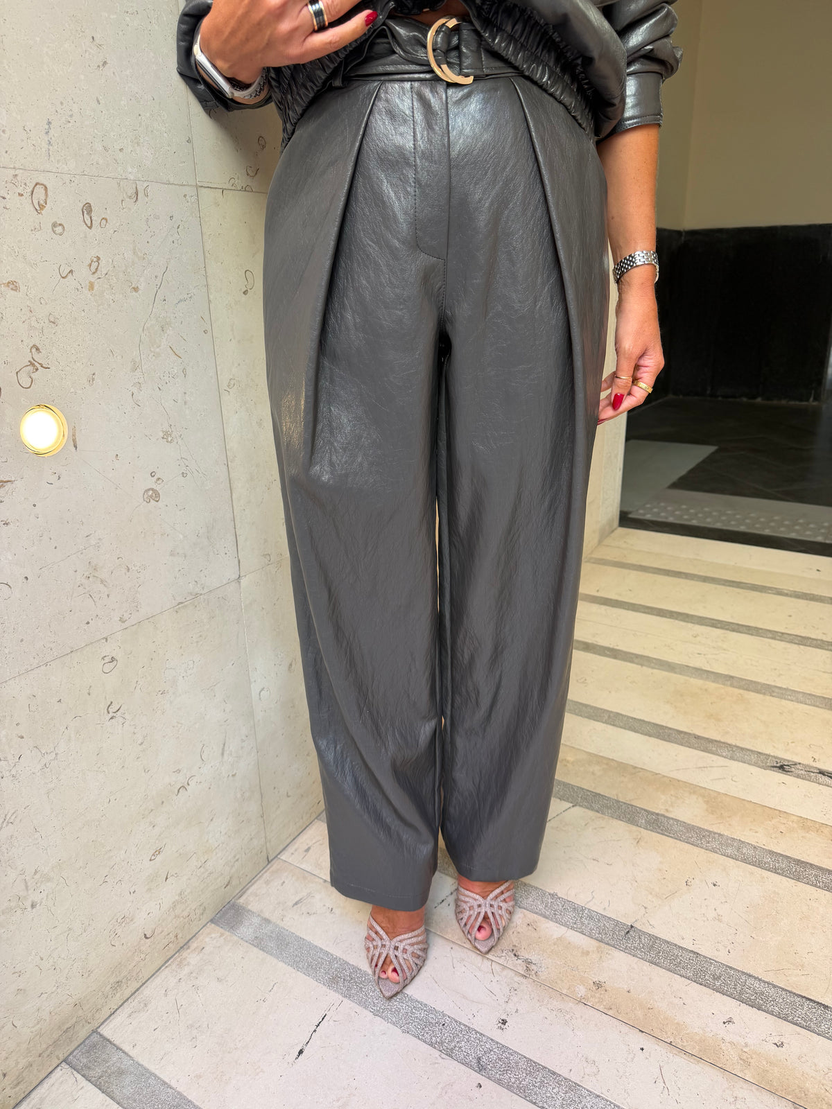 Pantalone balloon in ecopelle Kaos Collection