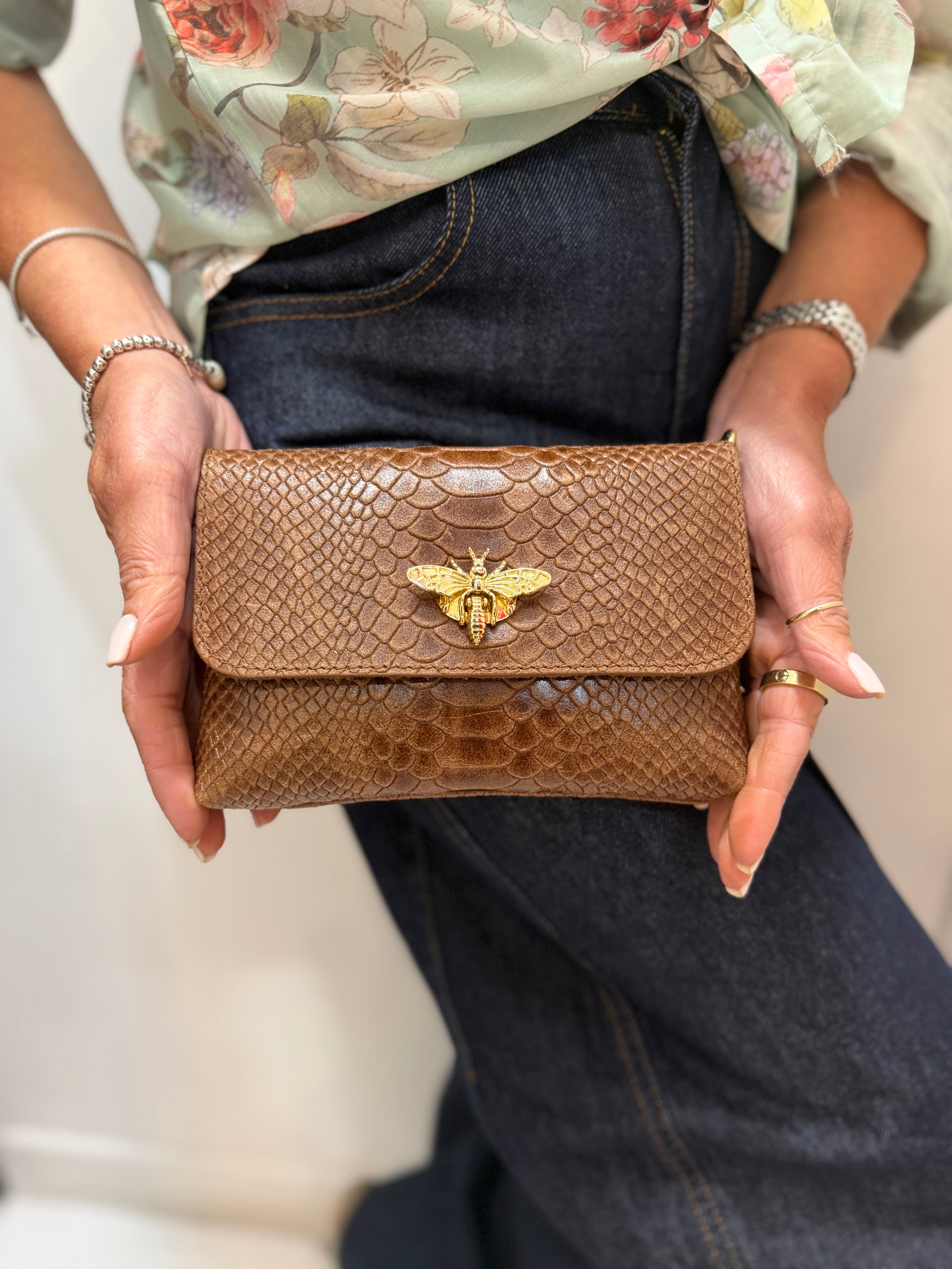 Pochette cocco con dettaglio Vespa Emisphere