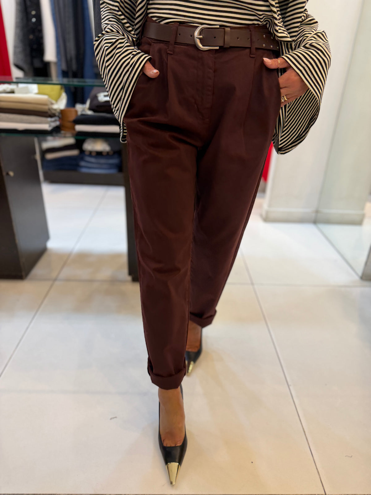 Pantaloni chino-fit vita alta con risvolto e cintura Dixie