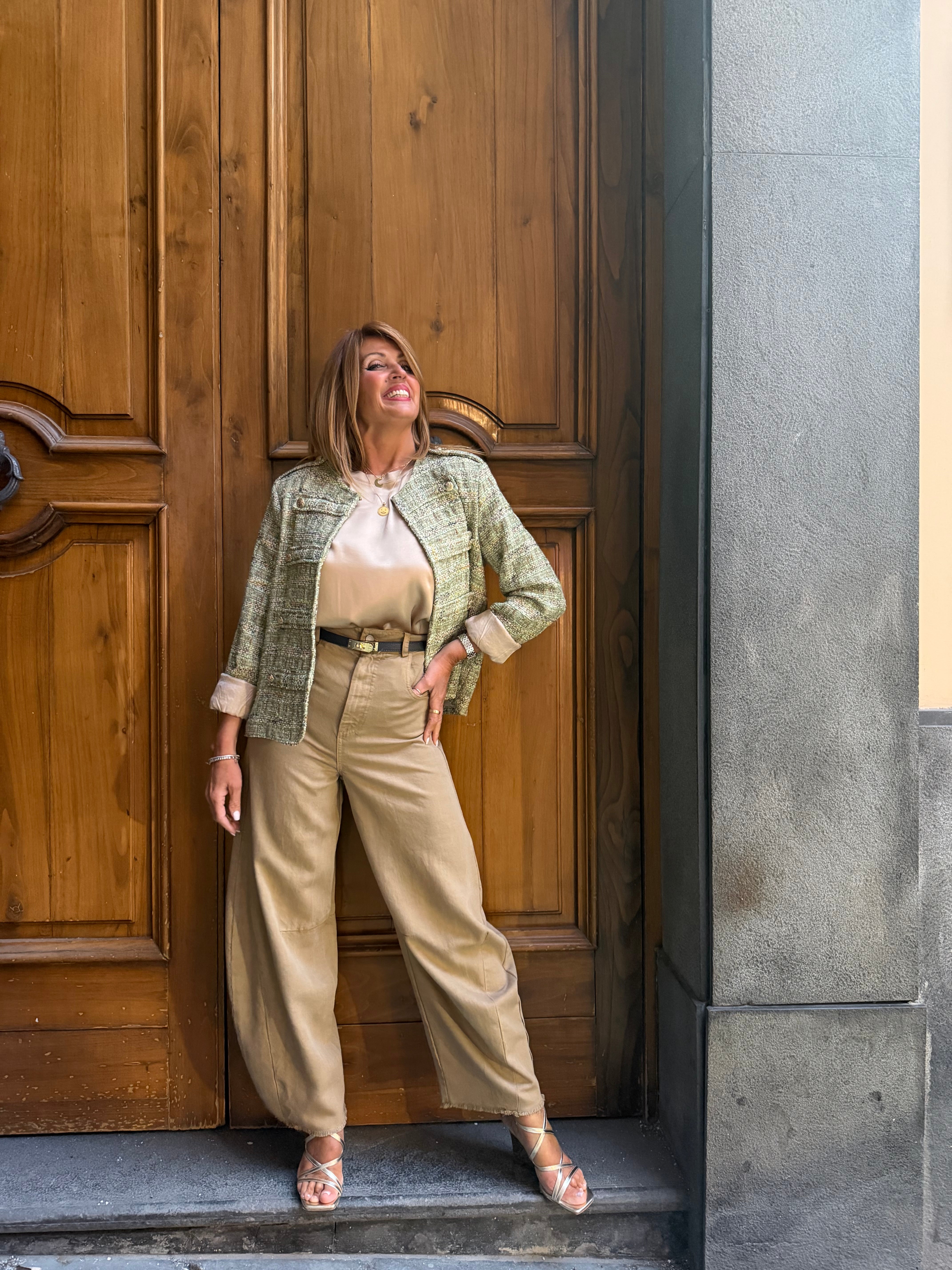 Pantaloni palazzo fit ampio con fondo taglio vivo Dixie