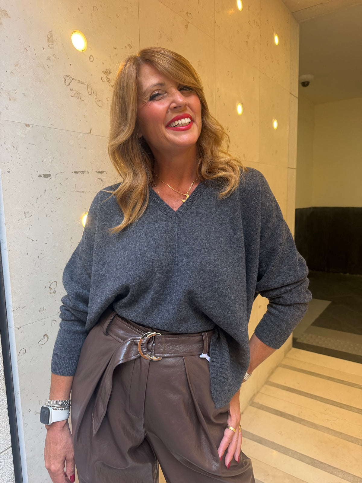 Maglia in lana scollo a v Kaos Collection