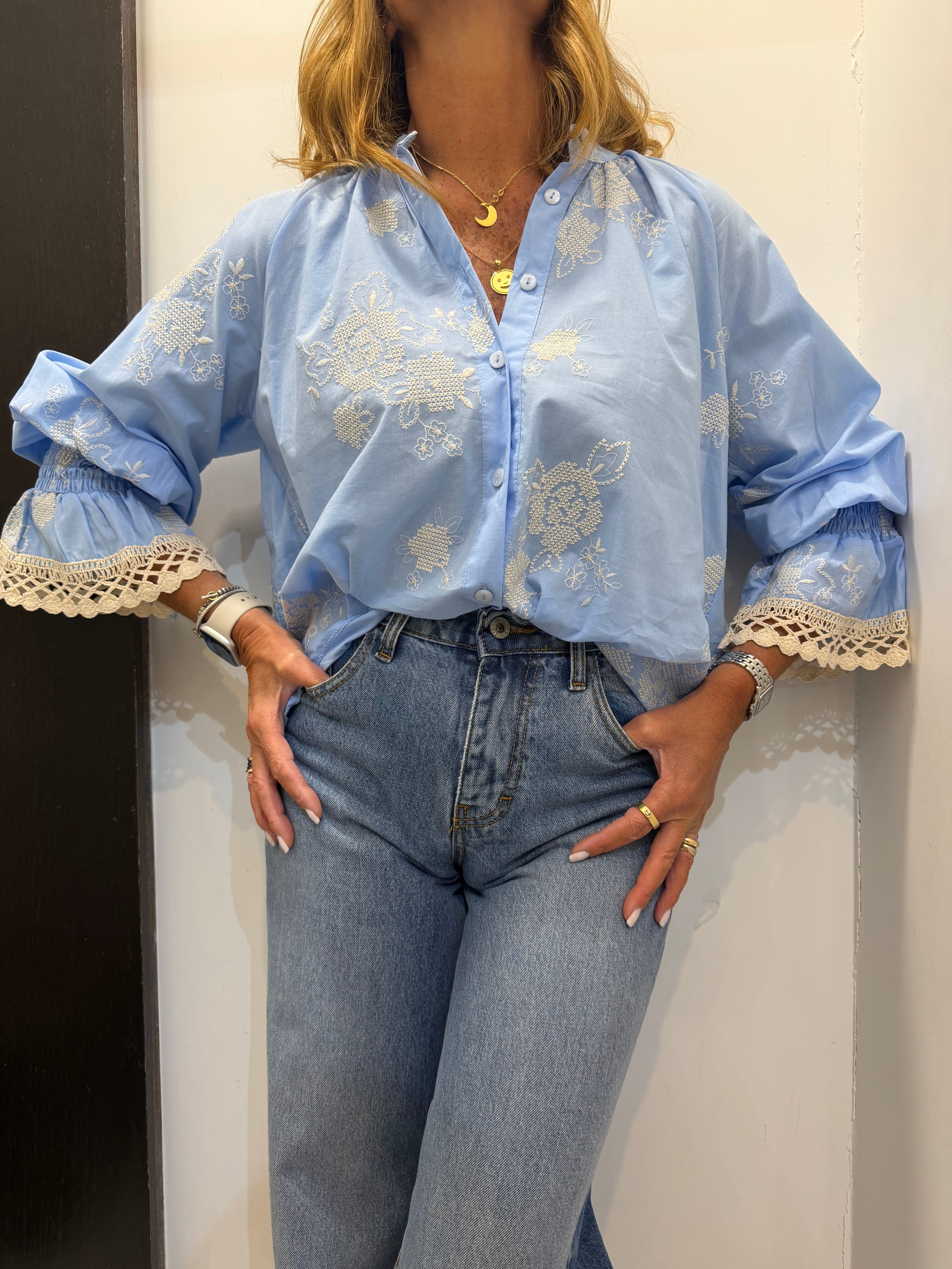 Camicia collo alla coreana con ricamo Emisphere