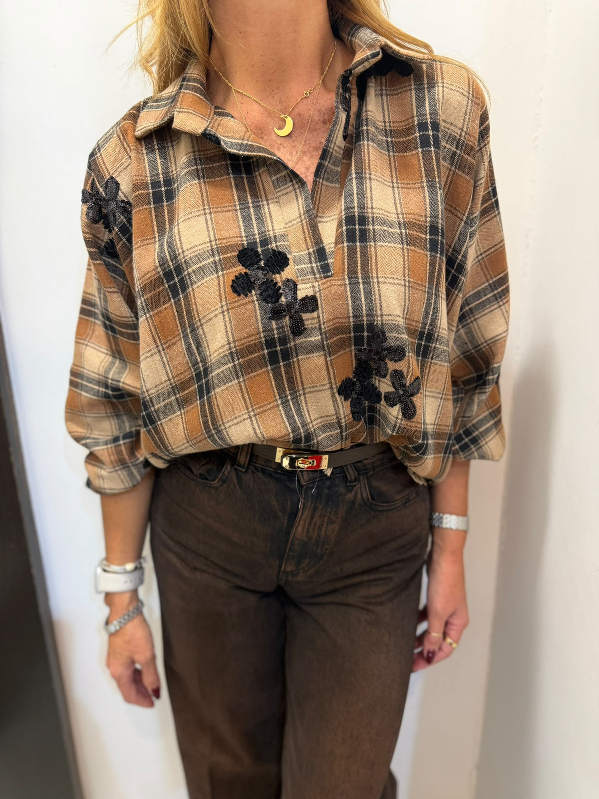 Camicia oversize check con applicazioni floreali Emisphere