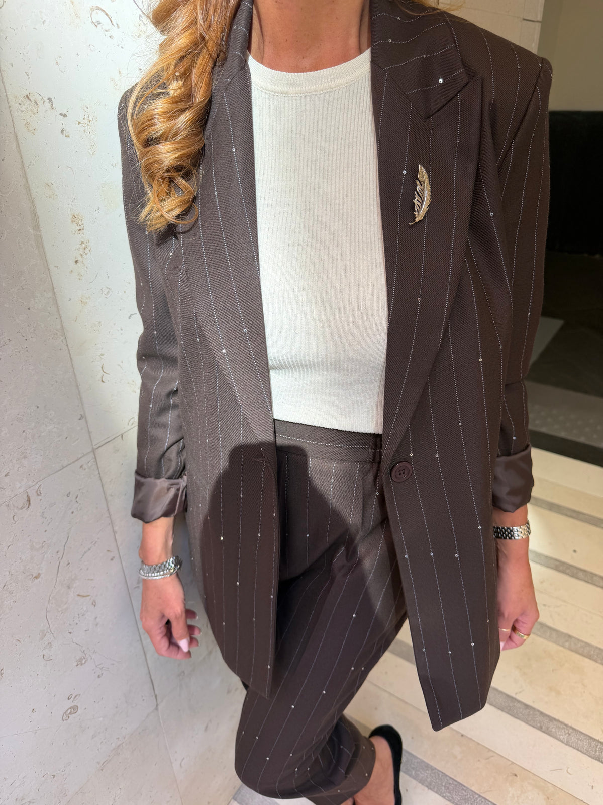 Tailleur gessato con dettagli paillettes Imperial