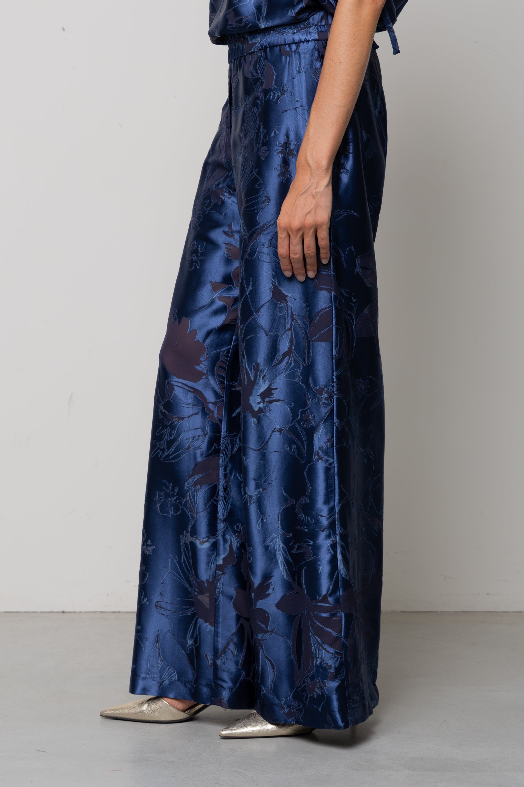 Pantalone gamba larga floreale in raso Icona