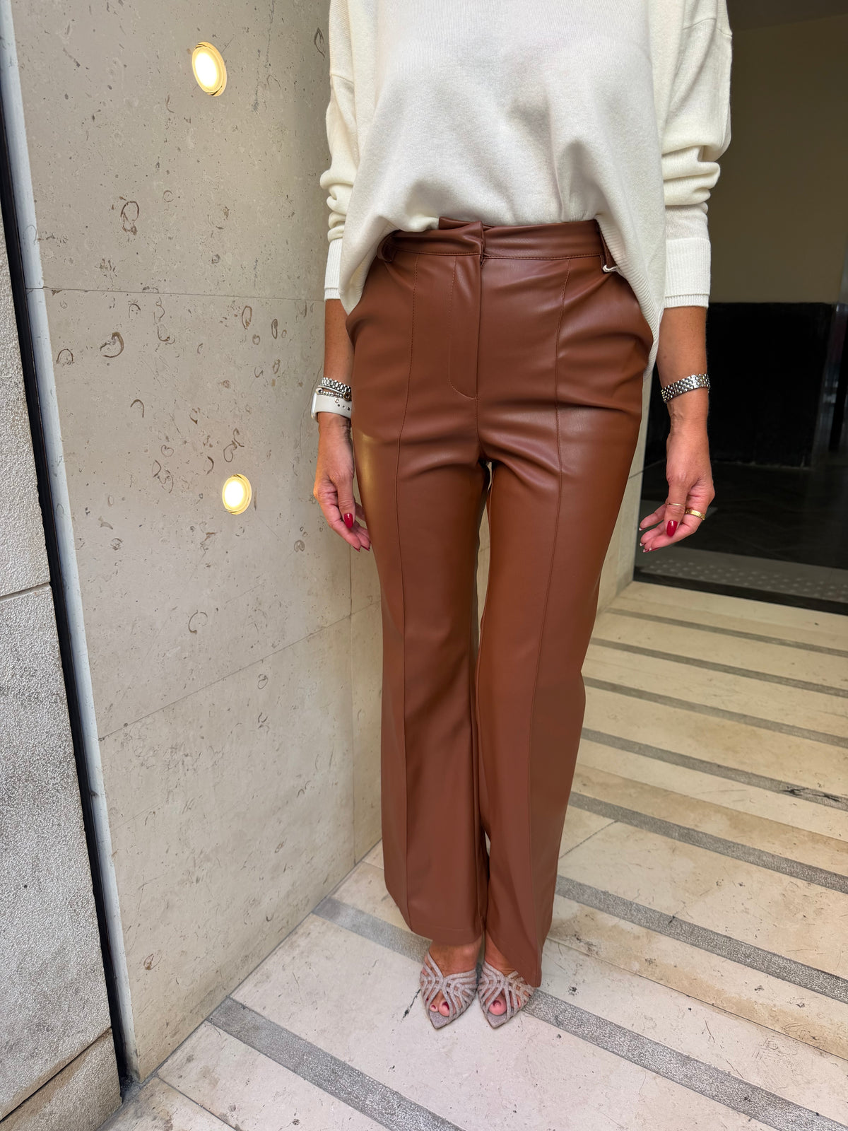 Pantalone zampa in ecopelle Icona