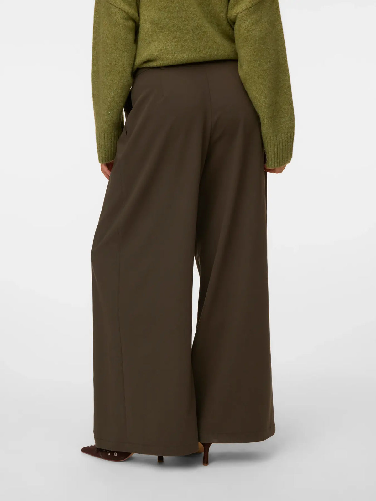 Pantalone vita media  con pieces Vero Moda