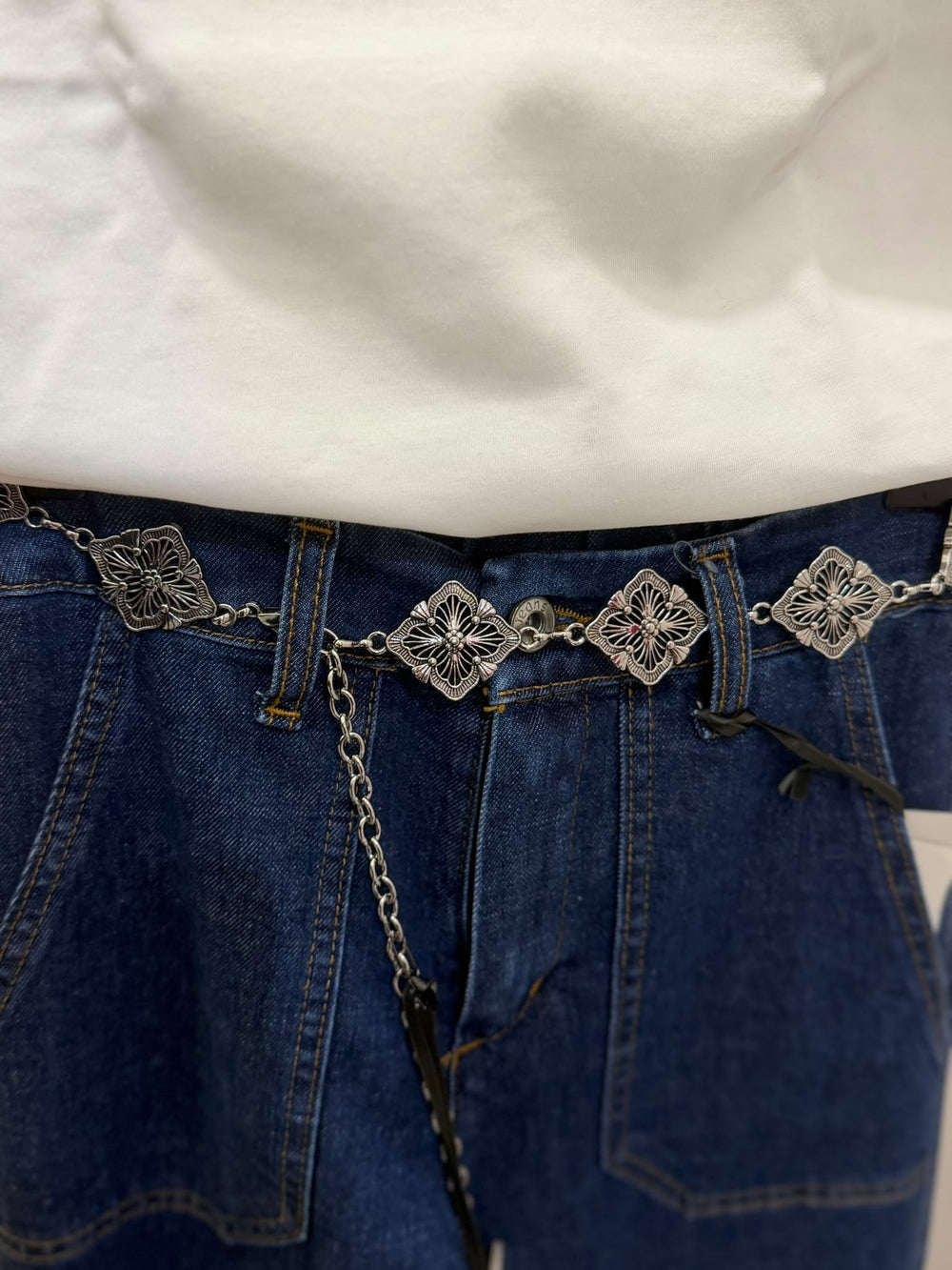Cintura catena gioiello con placche motivo fiori