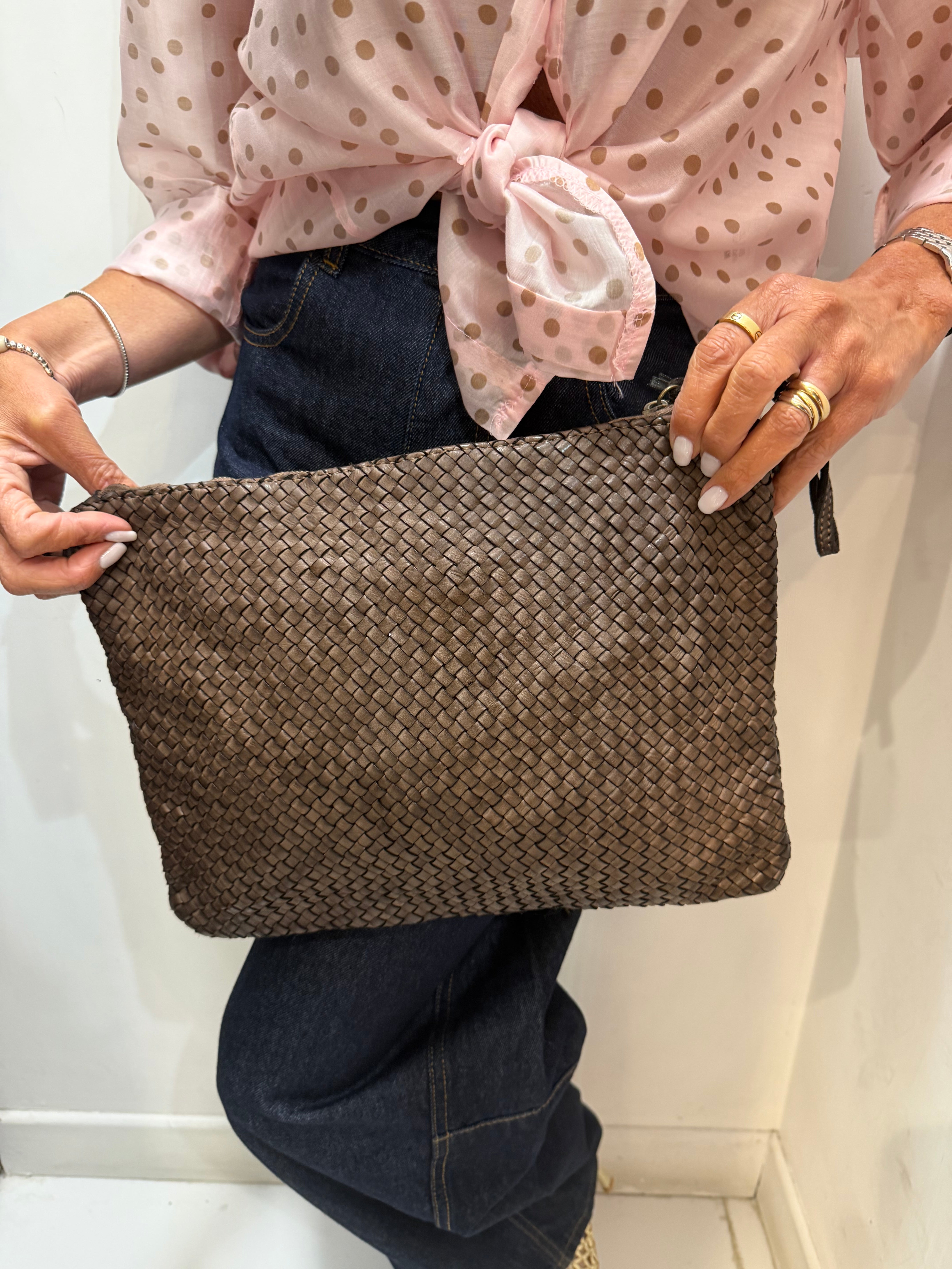 Pochette intrecciata con manico e tracolla Emisphere