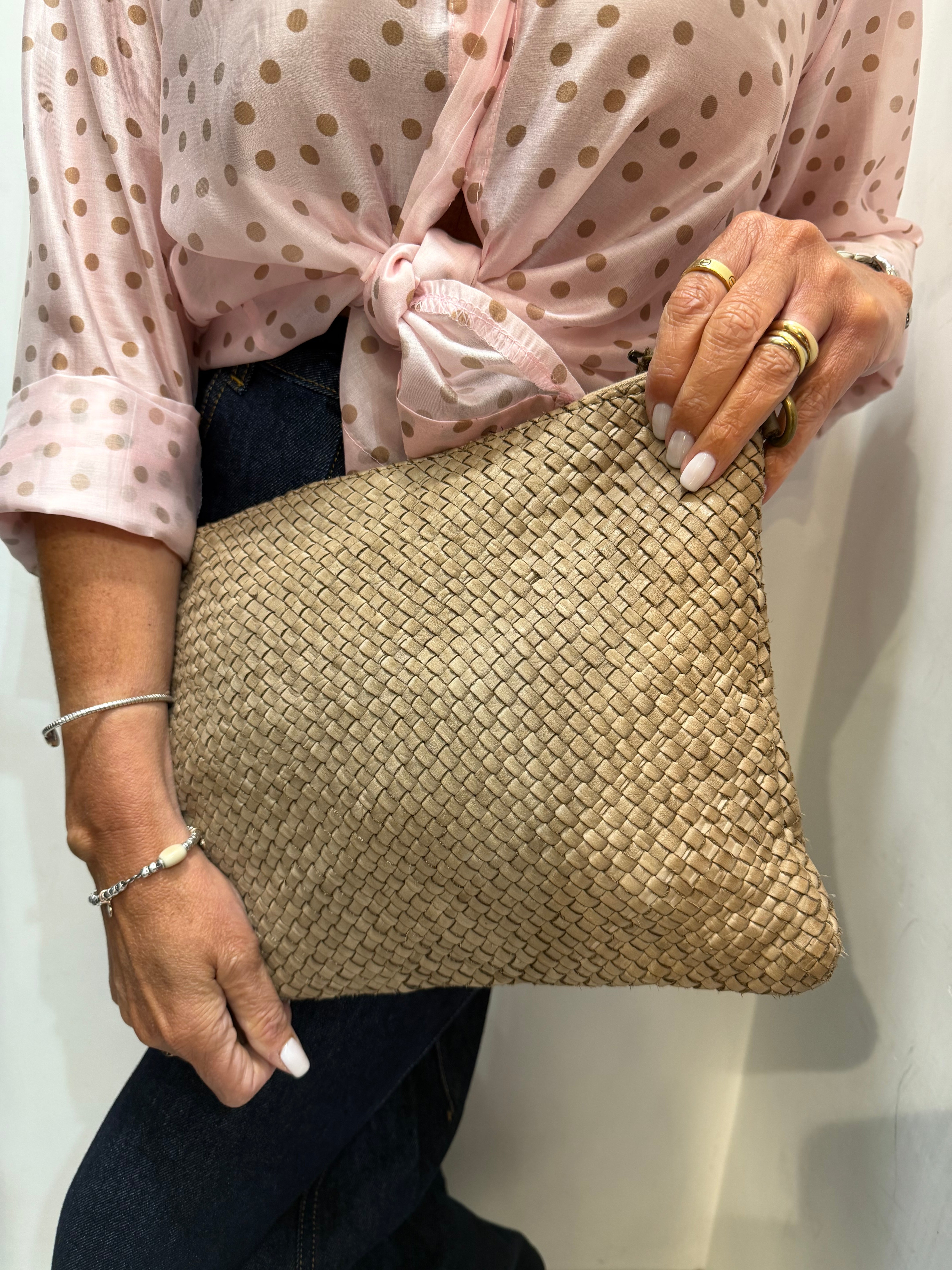 Pochette intrecciata con manico e tracolla Emisphere