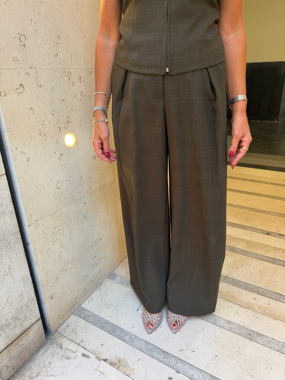 Pantalone barrel con pinces Kaos Collection