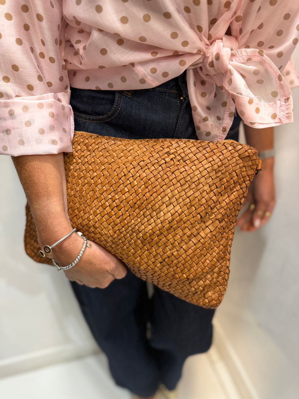Pochette intrecciata con manico e tracolla Emisphere