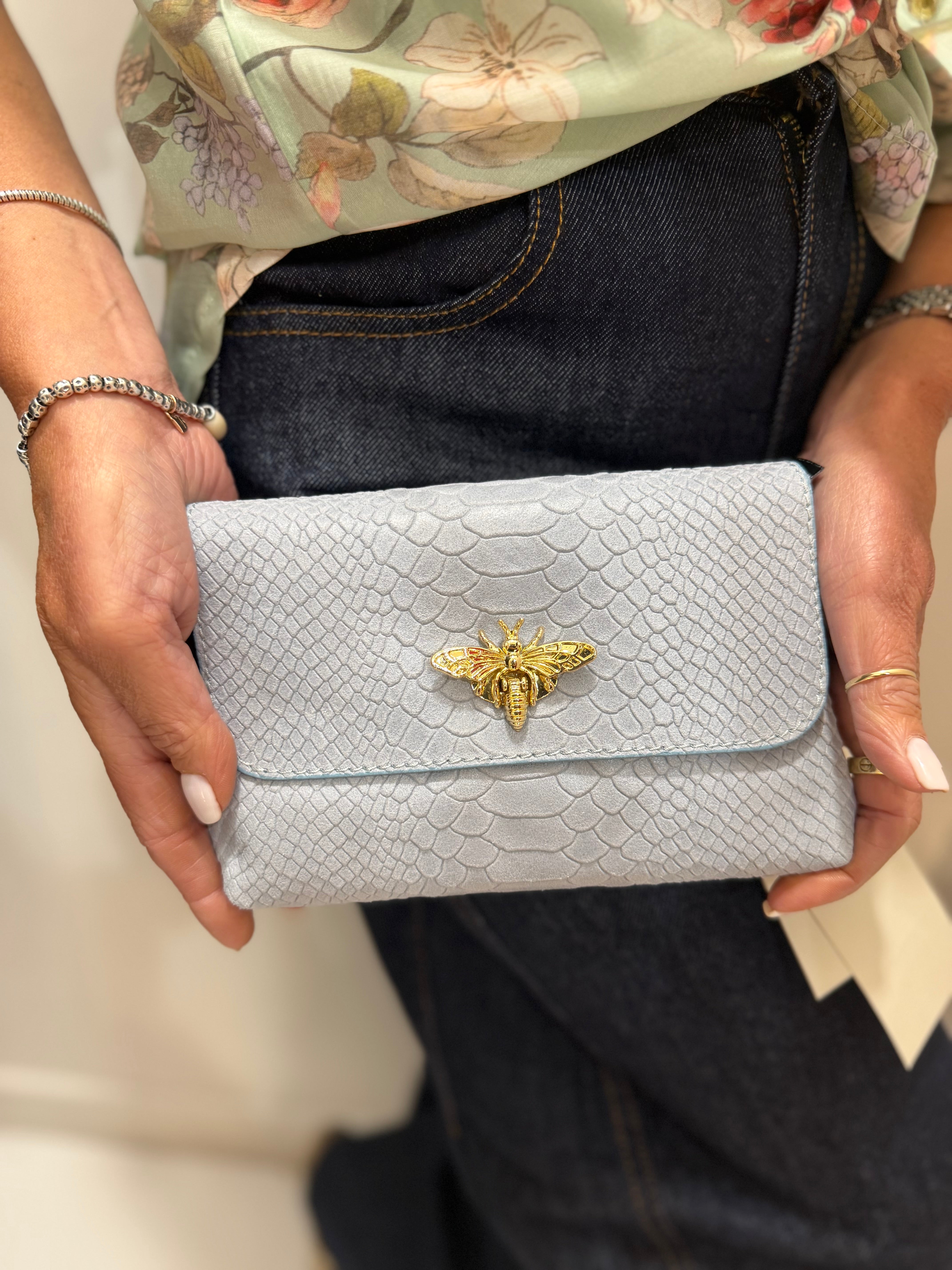 Pochette cocco con dettaglio Vespa Emisphere
