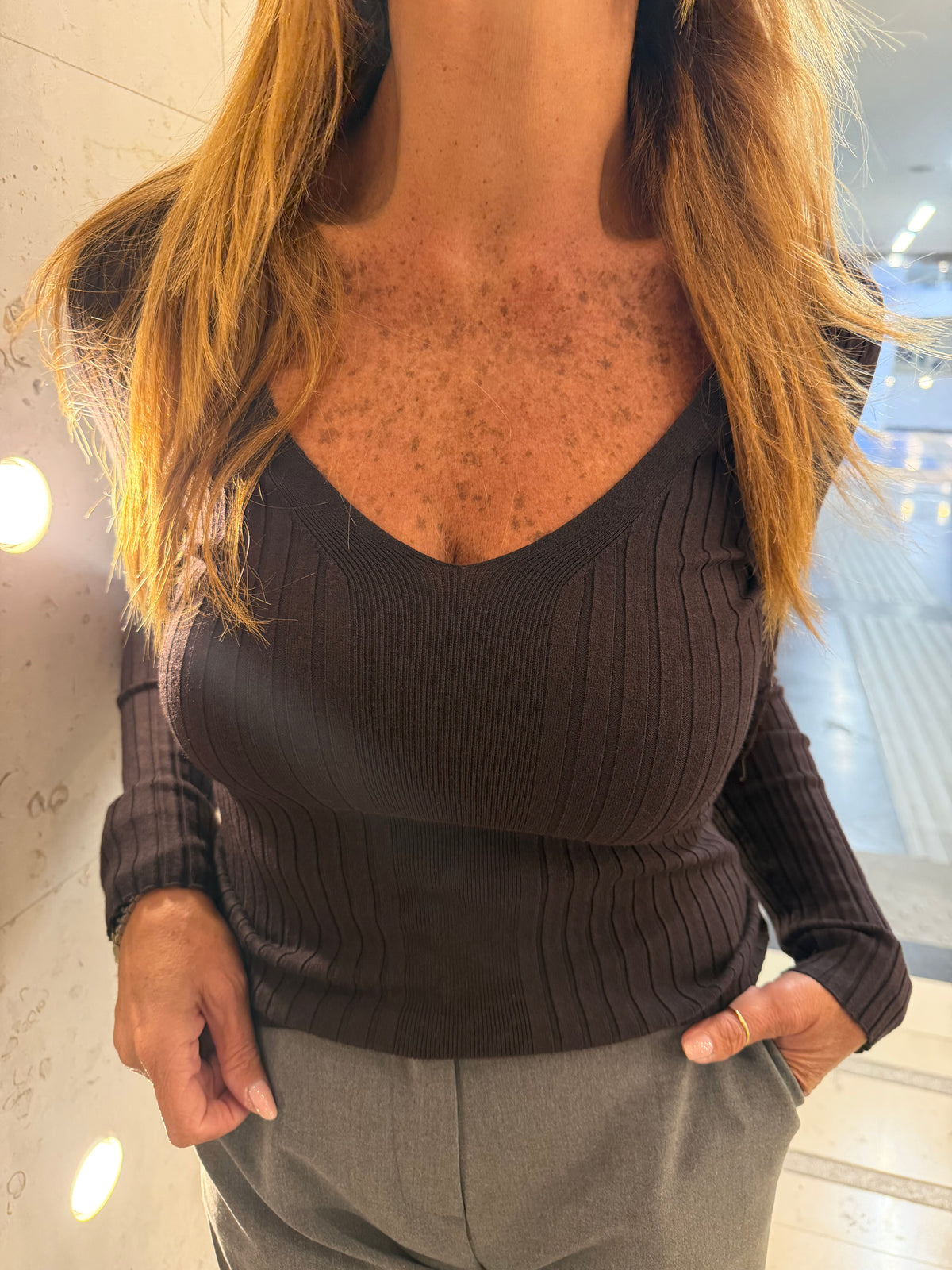 Maglia a costine scollo a V Kaos Collection