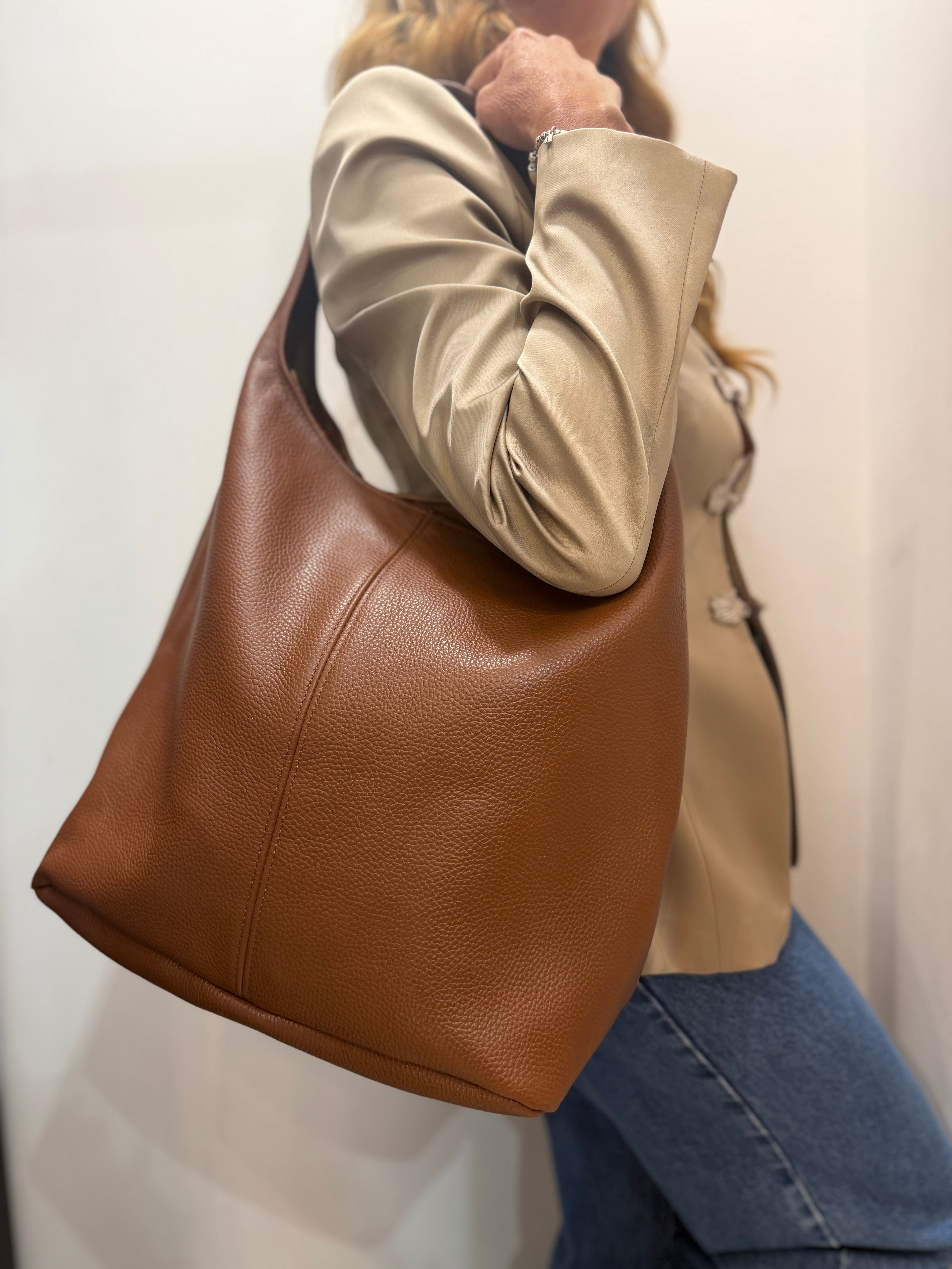Shopper in pelle con manico ampio Emisphere