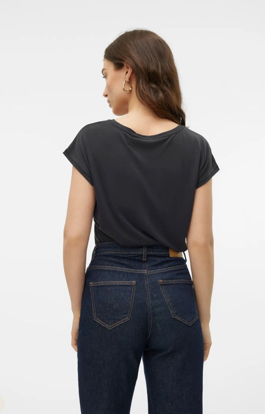 T-shirt scollo a V in modal Vero Moda