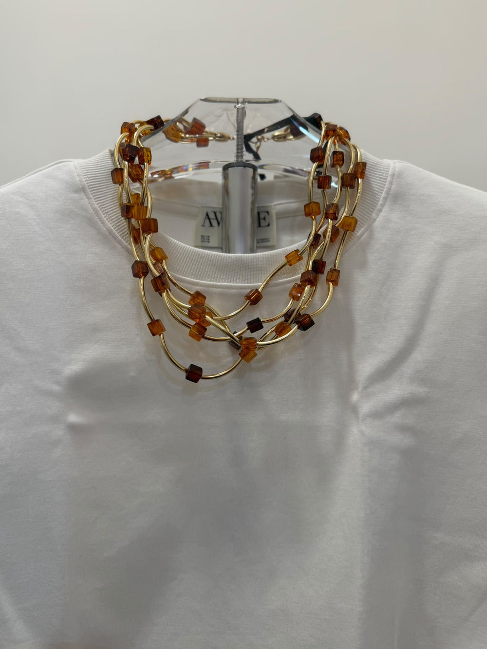Collana fili con perle a cubo ambra
