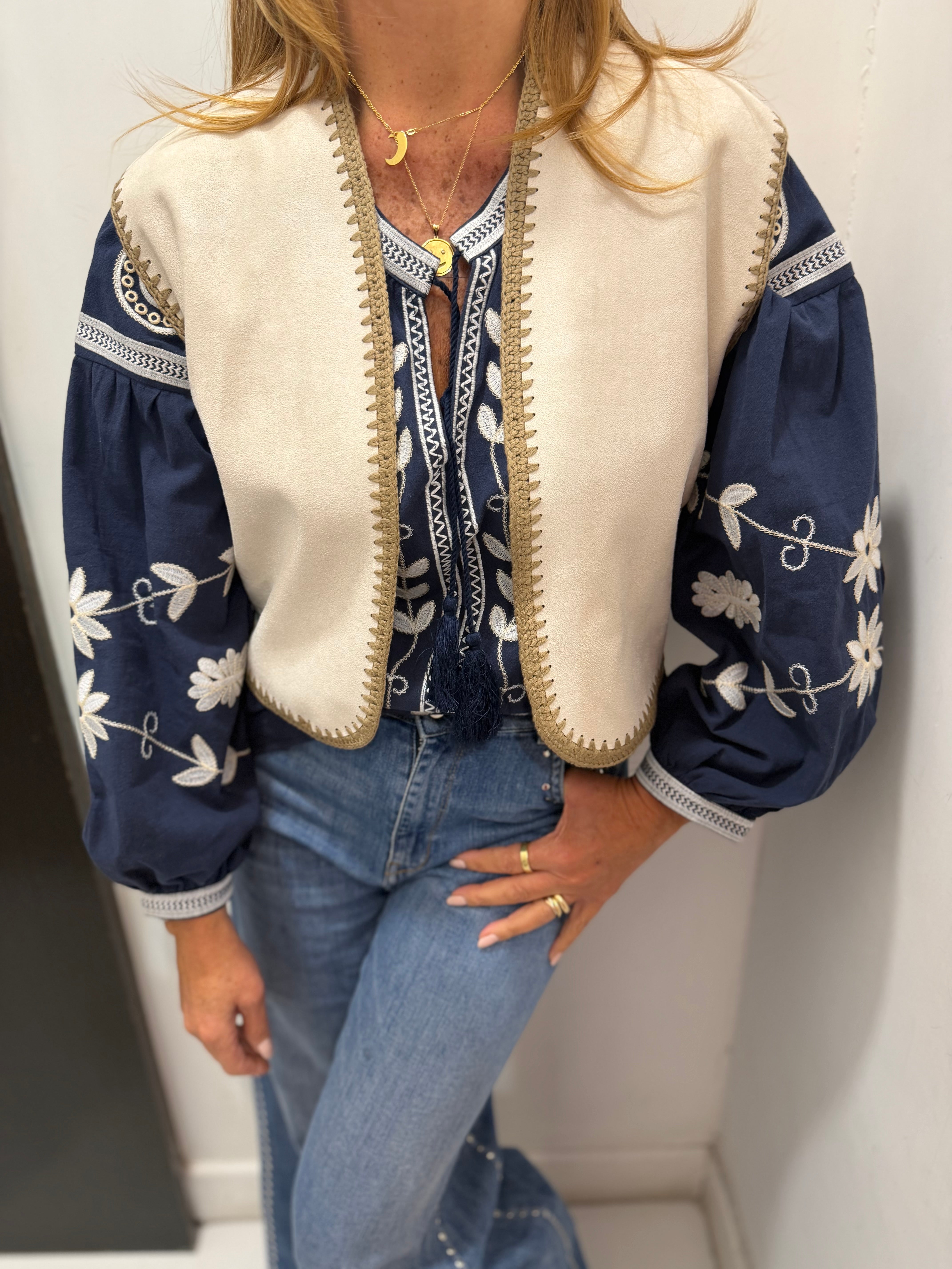Gilet in suede con ricamo Emisphere
