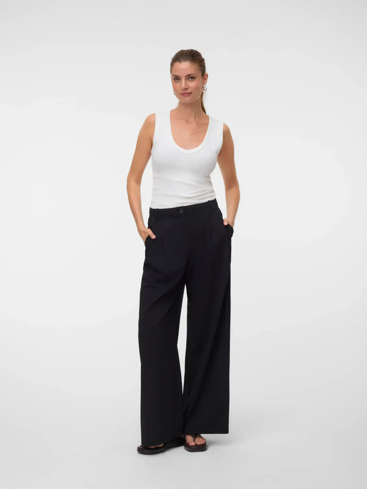 Pantalone vita media  con pieces Vero Moda
