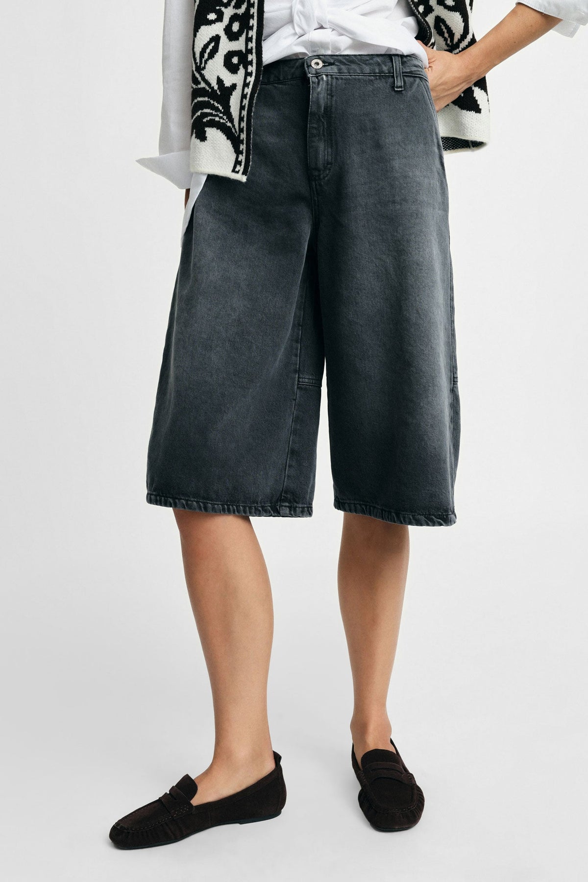 Bermuda regular-fit lavaggio effetto délavé con tasche NERO DENIM - IL