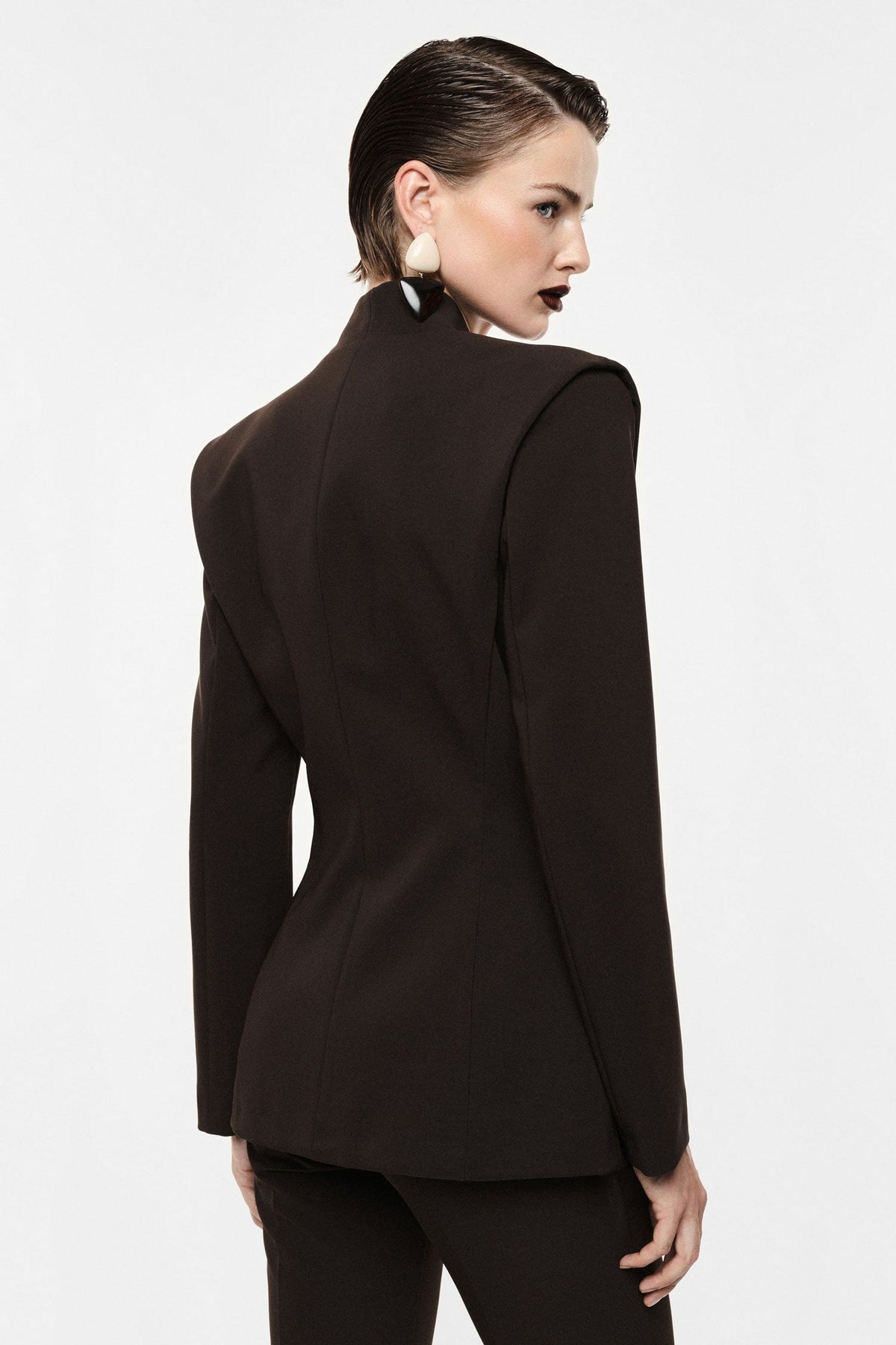 Blazer monopetto con spalle strutturate e collo rialzato MORO - IR